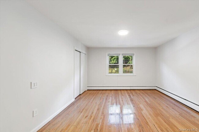 Building Photo - 105 Hillview Ave