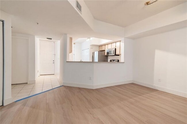 Building Photo - 761 SW 148th Ave