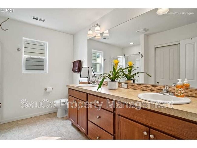 Building Photo - 5032 SW 207th Pl