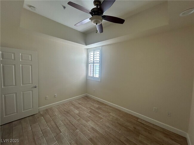 Building Photo - 67 E Agate Ave