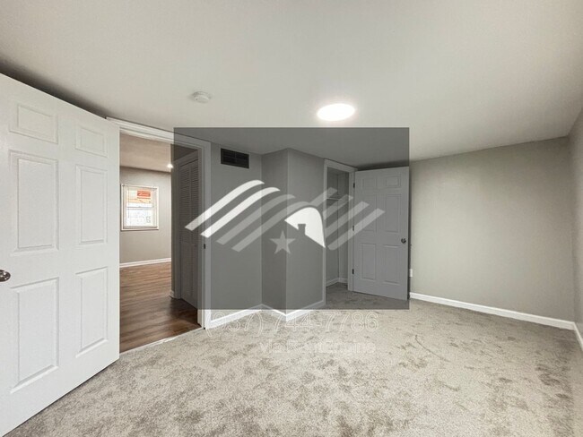 Building Photo - 4205 Riverview Ave