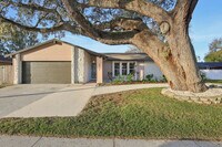 Building Photo - 3911 King Dr