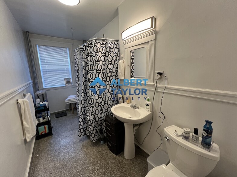 Bathroom 2 - 10 Fairfield St