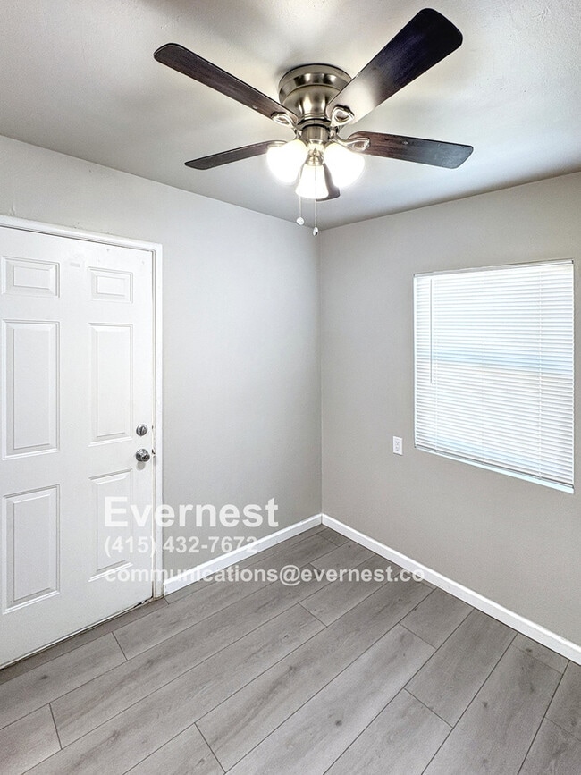 Building Photo - Charming 2-Bedroom, 1-Bathroom House in a ...