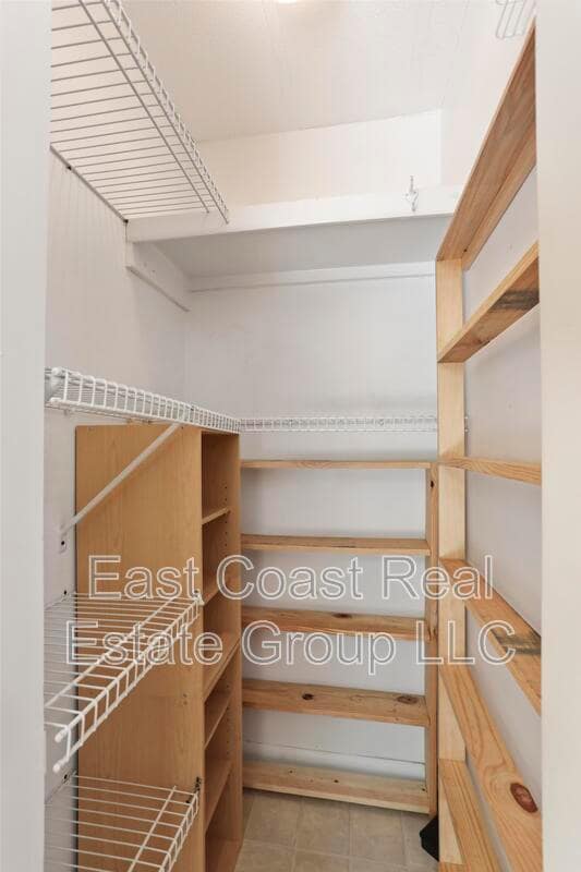 Building Photo - 700 Torytown Rd