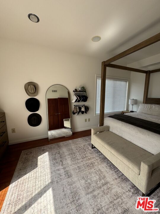 Building Photo - 10389 Almayo Ave