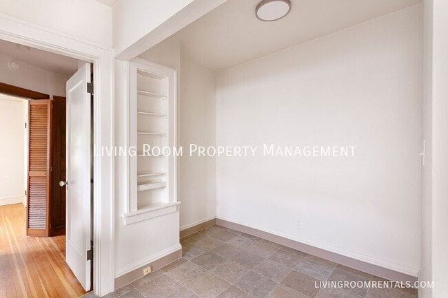 Building Photo - 1843 N Schofield St