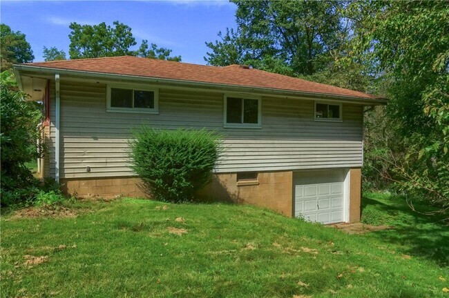 Building Photo - 194 Woodridge Dr