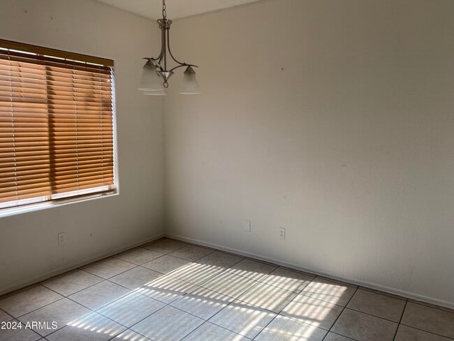 Building Photo - 11634 W Western Ave