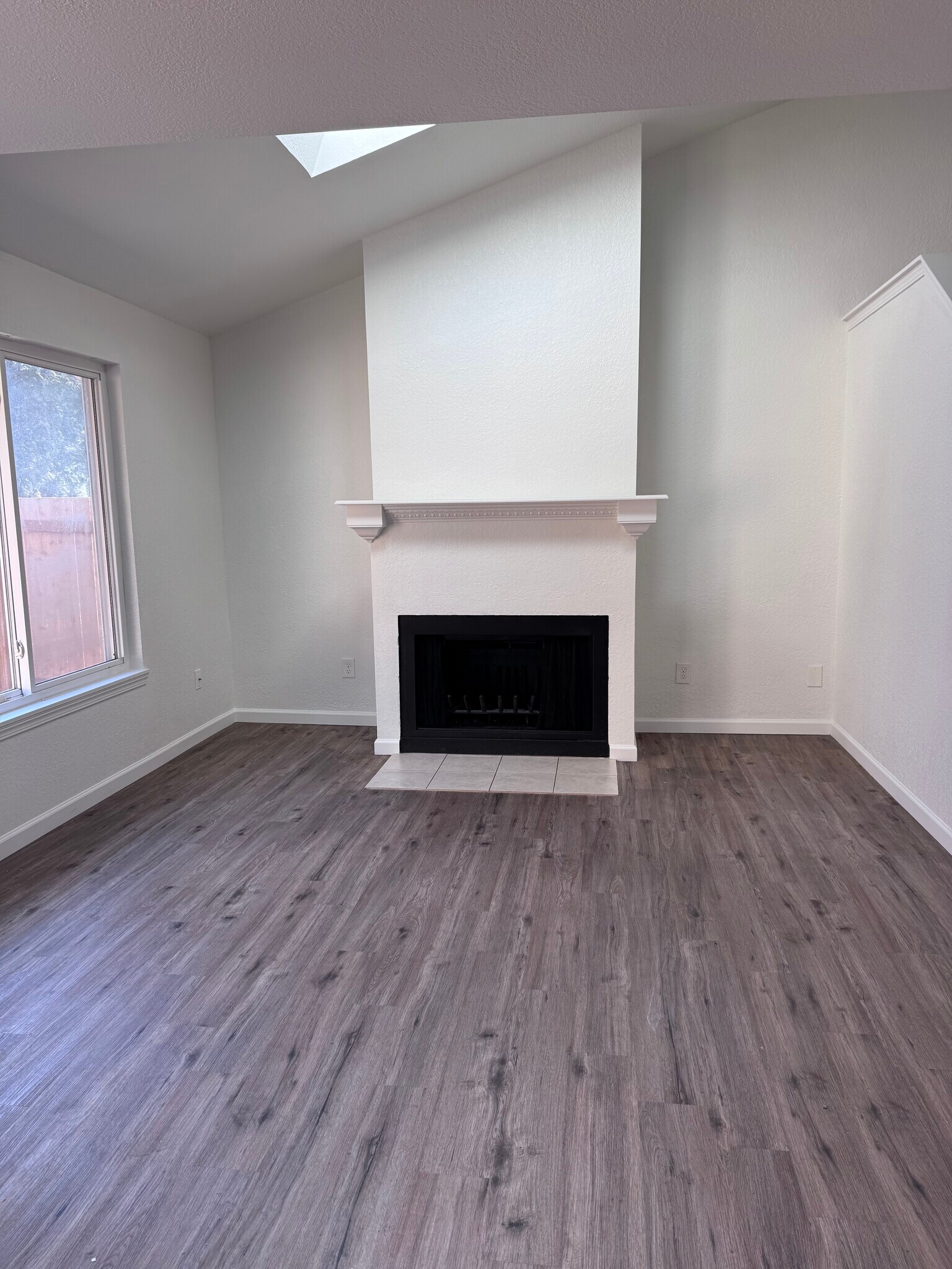 Building Photo - 92 Quinn Ave