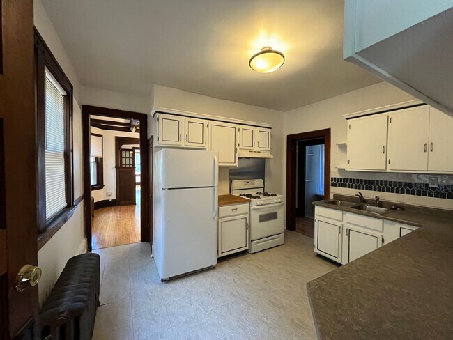 Building Photo - 1408 18th Ave N