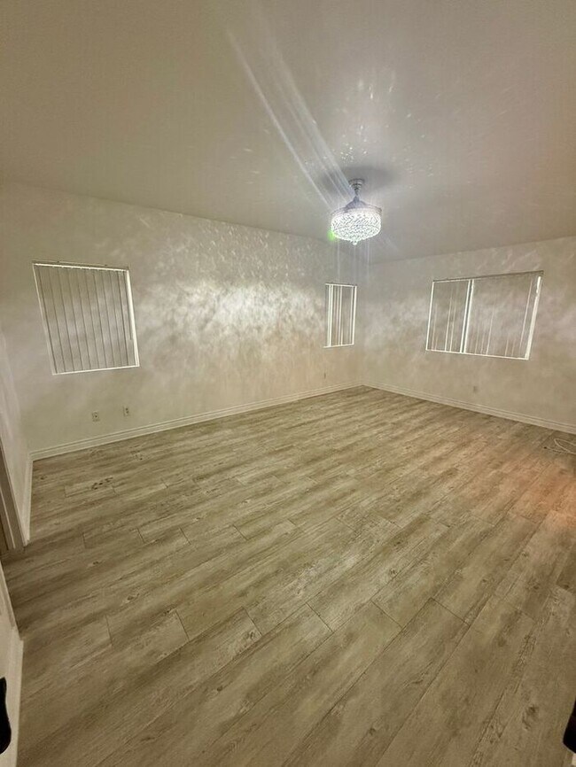 Building Photo - 4BR w/ Pool, Solar & A/C in Perris