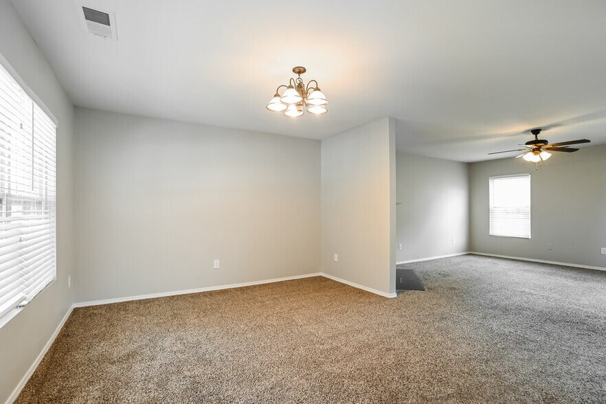 Building Photo - 12034 Red Leaf Dr