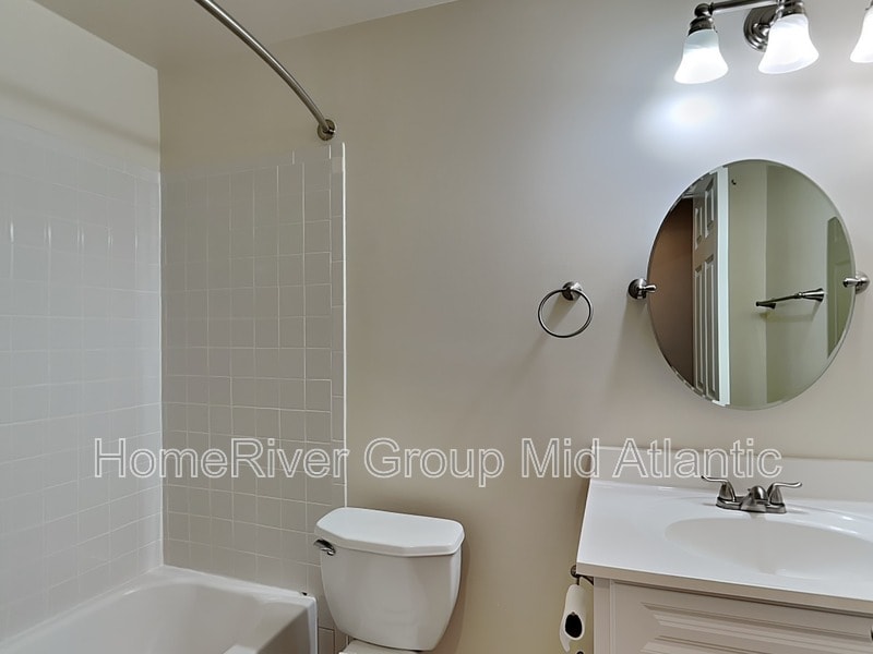 Building Photo - 16475 Kramer Estate Dr