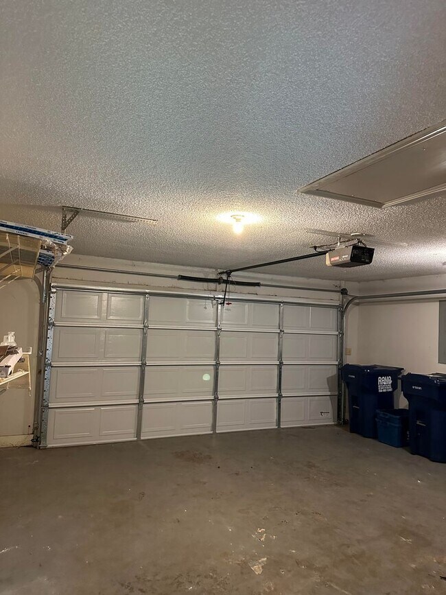 Building Photo - 161 Raspberry Way