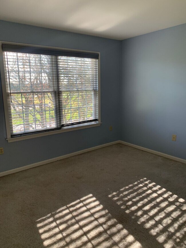Building Photo - PARKLAND SCHOOLS- FOUR BEDROOM HOUSE compl...