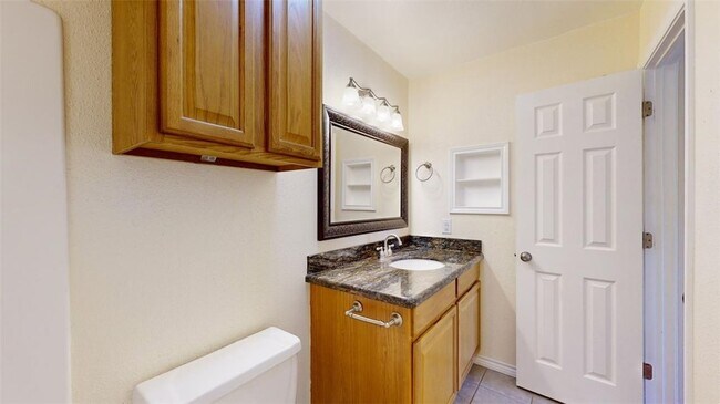 Building Photo - 904 University Oaks Blvd