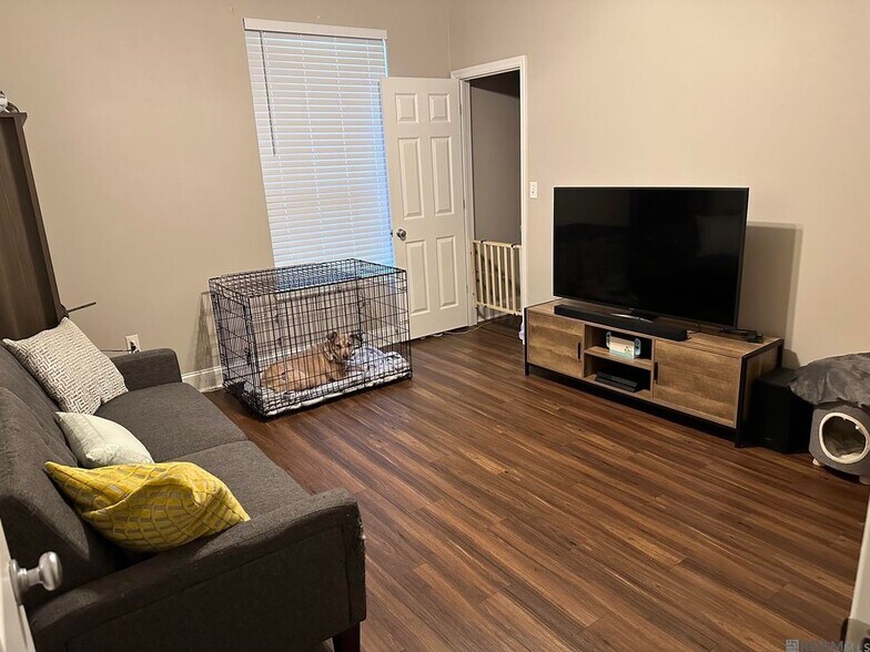 Building Photo - 900 Dean Lee Dr