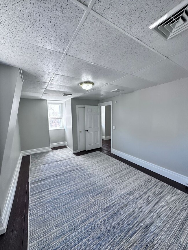 Building Photo - 2 W Stiegel Street