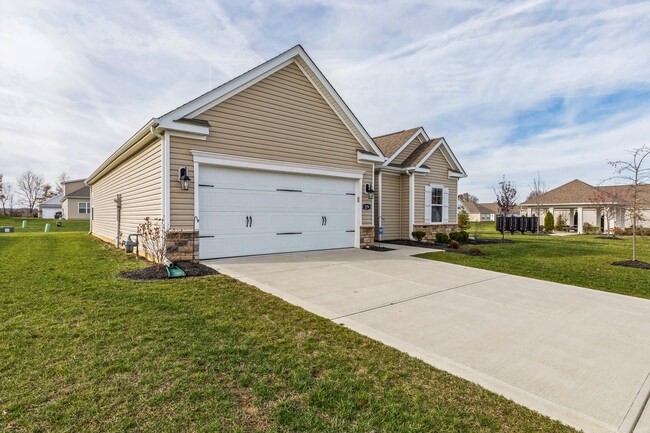 Building Photo - 279 Mannaseh Dr W