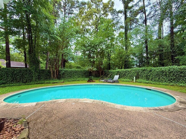 Building Photo - 42 Village Knoll Pl