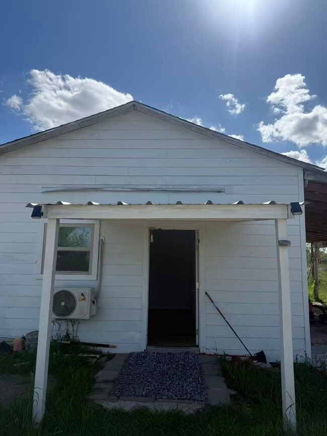 Building Photo - 6131 Fenske Ln