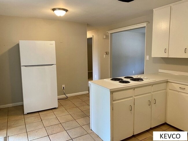 Building Photo - Ranch-Style Home in Campus West, Near Foothills