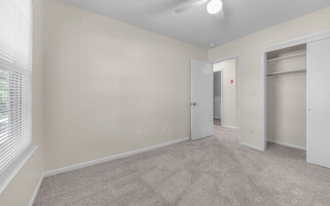 Building Photo - READY NOW!! 3-Bedroom Townhome w/Attached Garage! Golf Course Views - Pet Friendly - All Appliances!