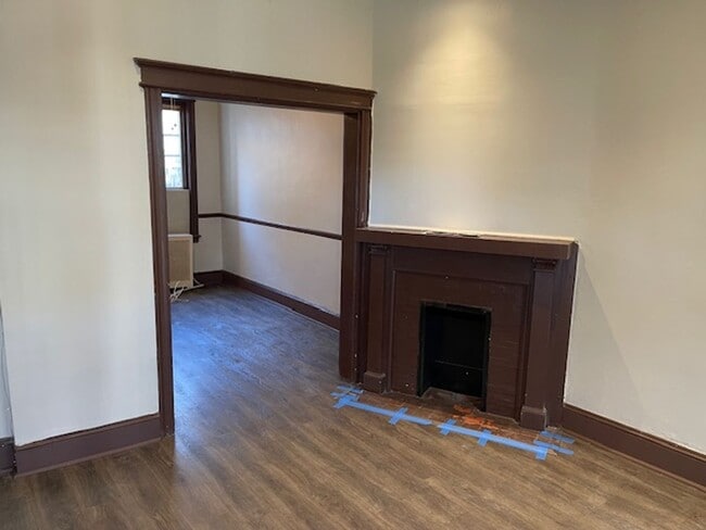 Building Photo - Amazing 3BD/1BA Allegheny Available NOW!