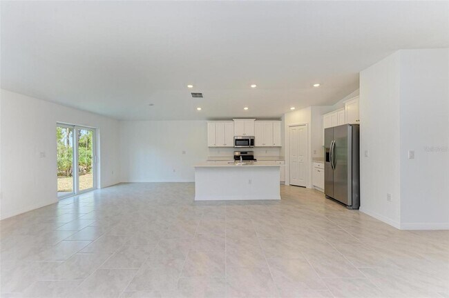 Building Photo - 1217 Birchcrest Blvd