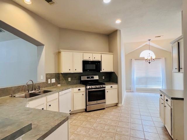 Building Photo - 1809 Village Ct Ln