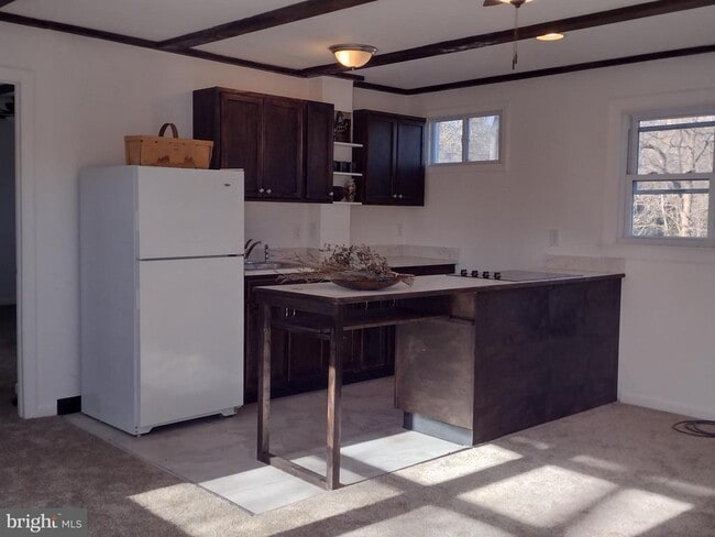 Building Photo - 131 N Main St