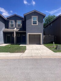 Building Photo - 7030 Lakeview Dr.