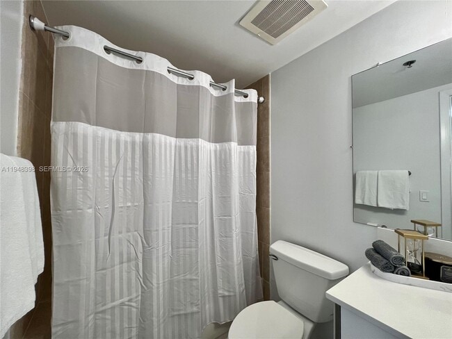 Building Photo - 2681 N Flamingo Rd