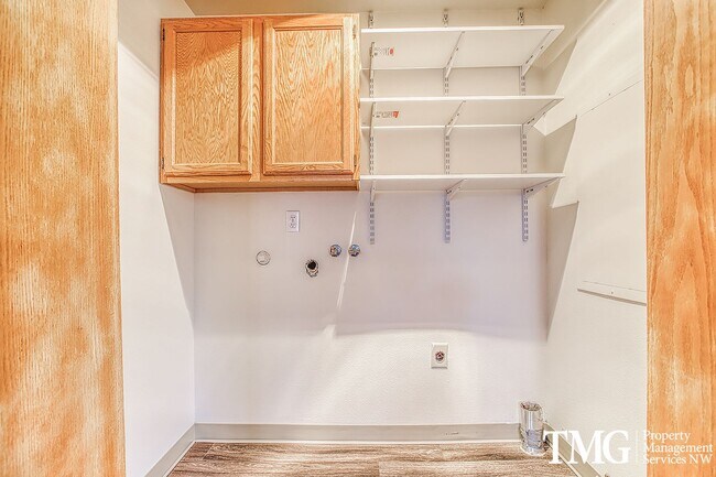 Building Photo - Pachl10