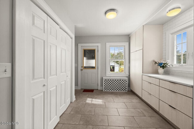 Building Photo - 2415 W Old State Rd