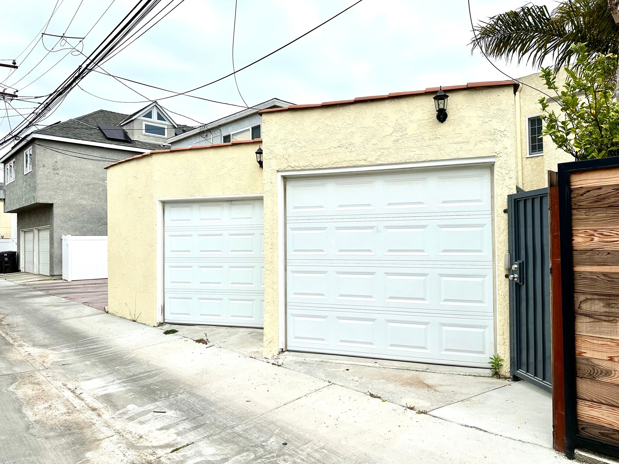Building Photo - 211 Corona Ave