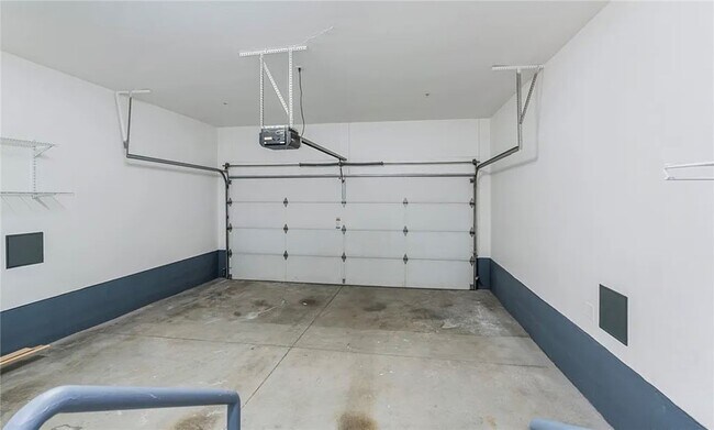 Building Photo - 12056 S Broadway