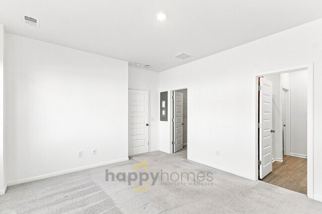 Building Photo - 103 Pine Gate Dr