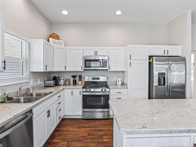 Building Photo - 449 Gilson Loop