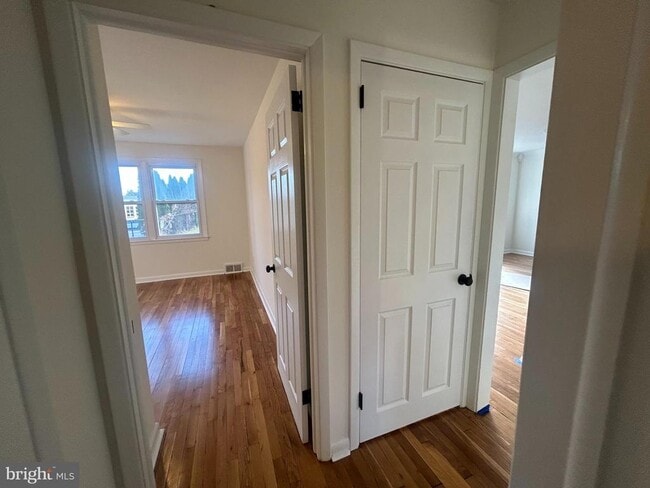 Building Photo - 144 2nd Ave