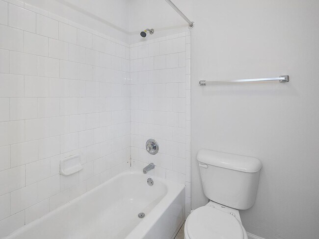 Building Photo - 1189 Ashborough Dr