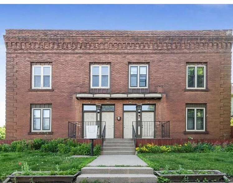 Building Photo - 1801 10th Ave S