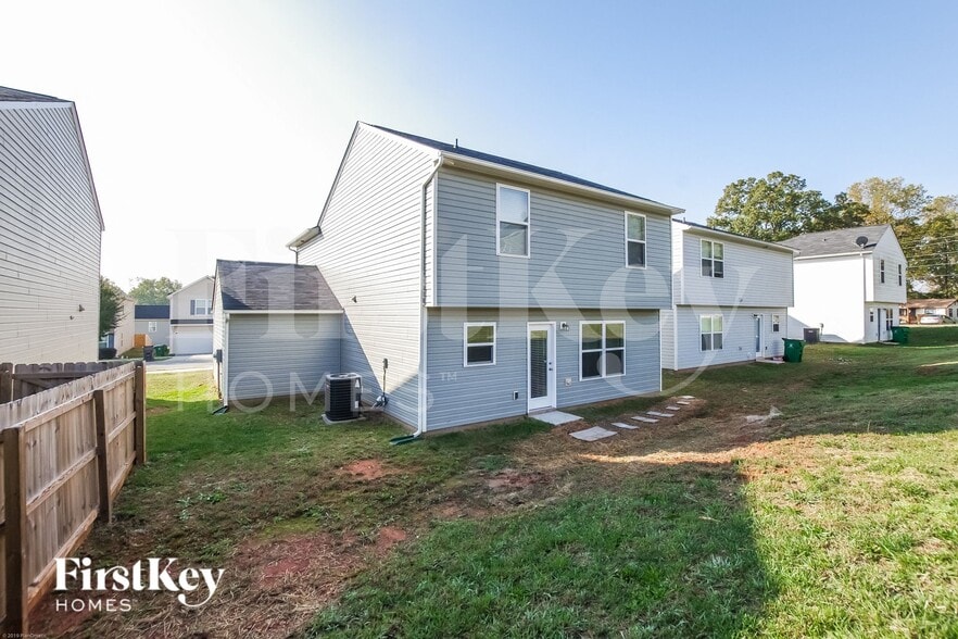 Building Photo - 9013 Sharpes Cir