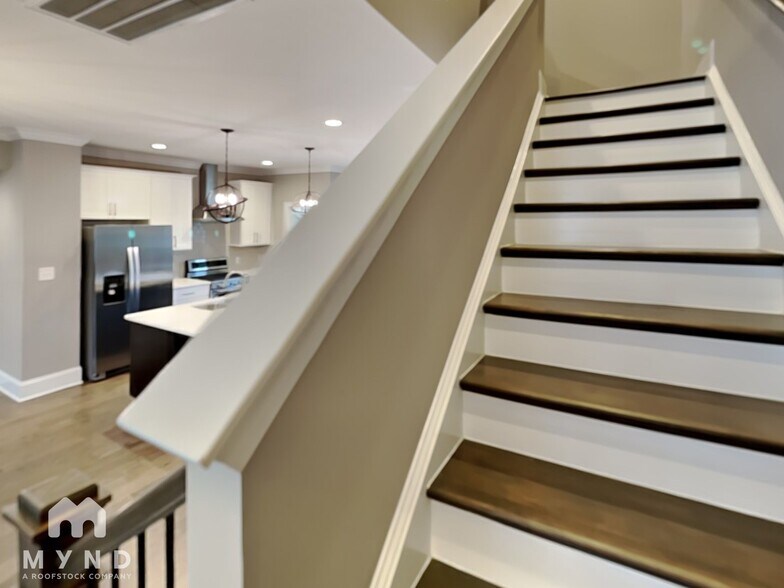 Building Photo - 1607 Bowery Dr