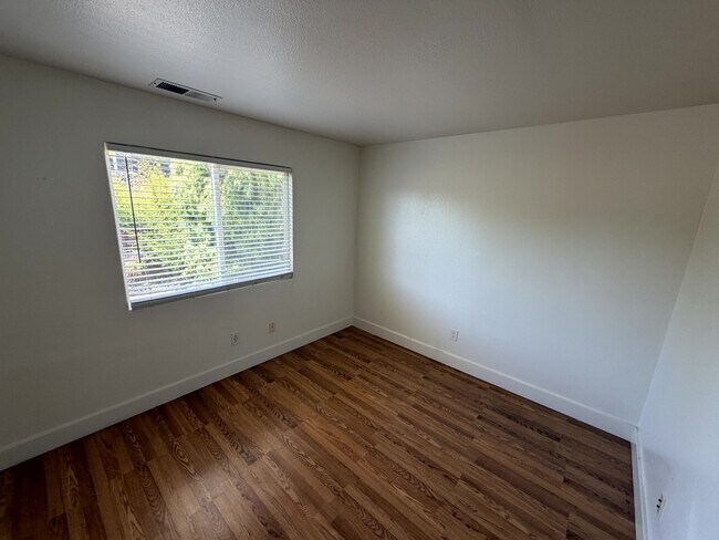 Building Photo - 1537 Oyster Bay Ct