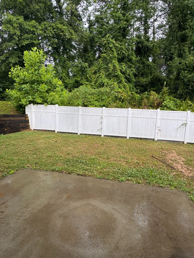 Building Photo - SIX BEDROOMS IN TRAVELERS REST?! YES, YOU READ THAT RIGHT!