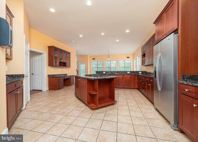 Building Photo - 12878 Lime Kiln Rd