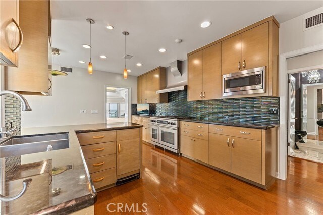 Building Photo - 1800 E Ocean Blvd