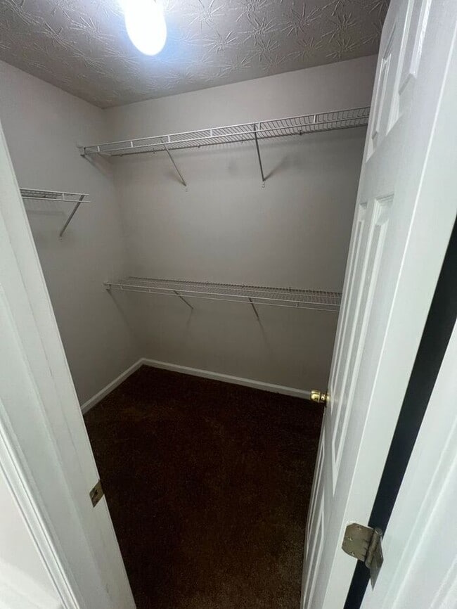 Building Photo - Beautiful Home in the Highly Sought-After ...